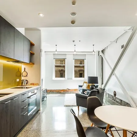 Contemporary 1Br Queen Street Retreat